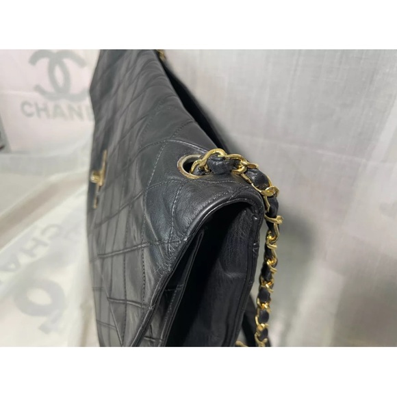 Authentic Chanel  black leather shoulder bag - Picture 6 of 15